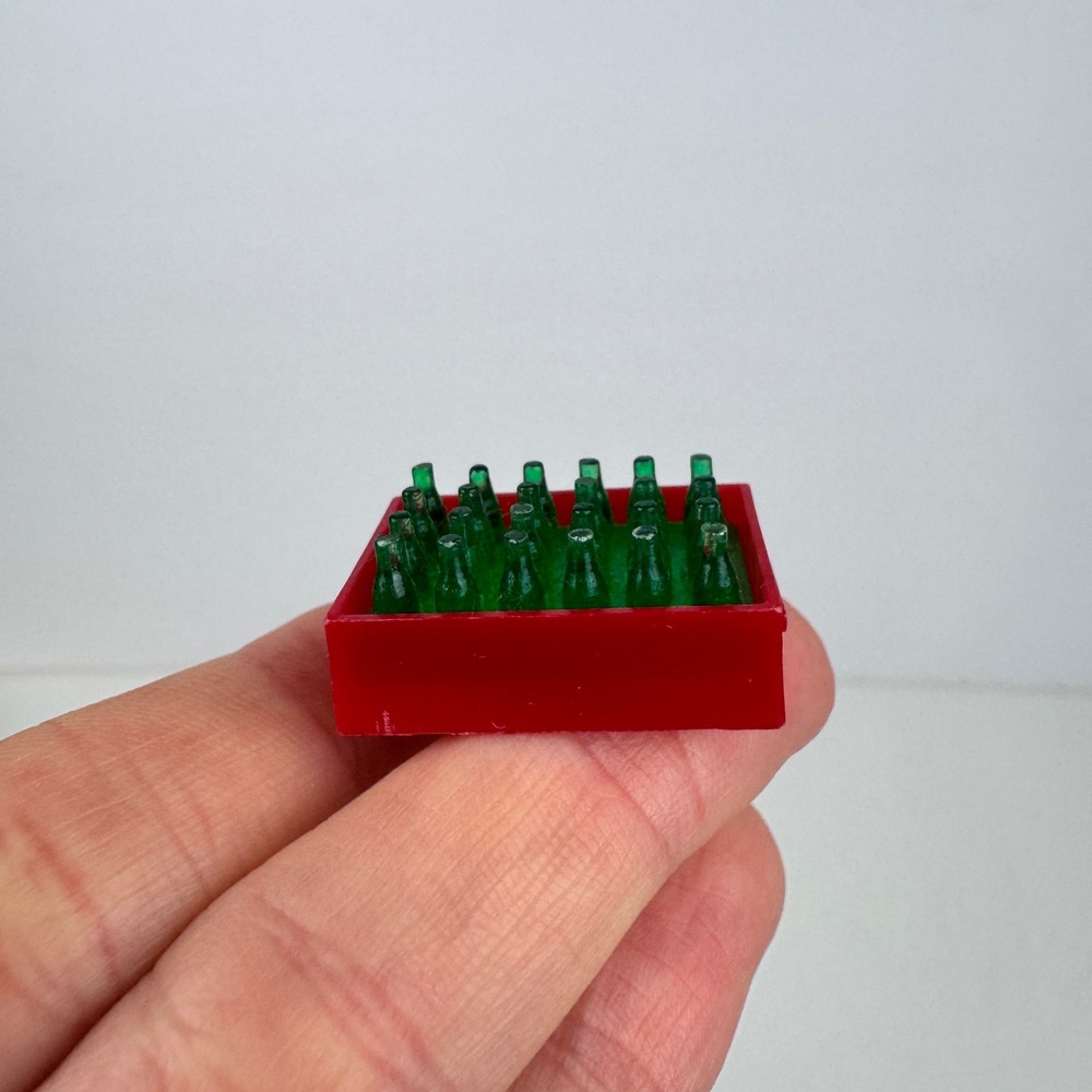 Vtg Miniature Small Plastic Red Plastic Crate w Bottles Soda Collectible READ